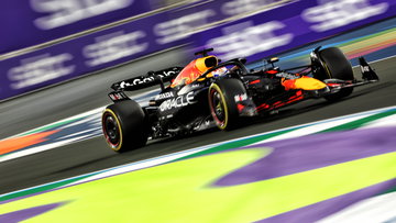 Live: Reacties na veelbesproken straf Verstappen in Jeddah