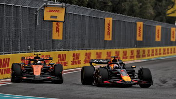 Verstappen haalt schouders op na gevecht met McLaren: "Ik volg de regels"