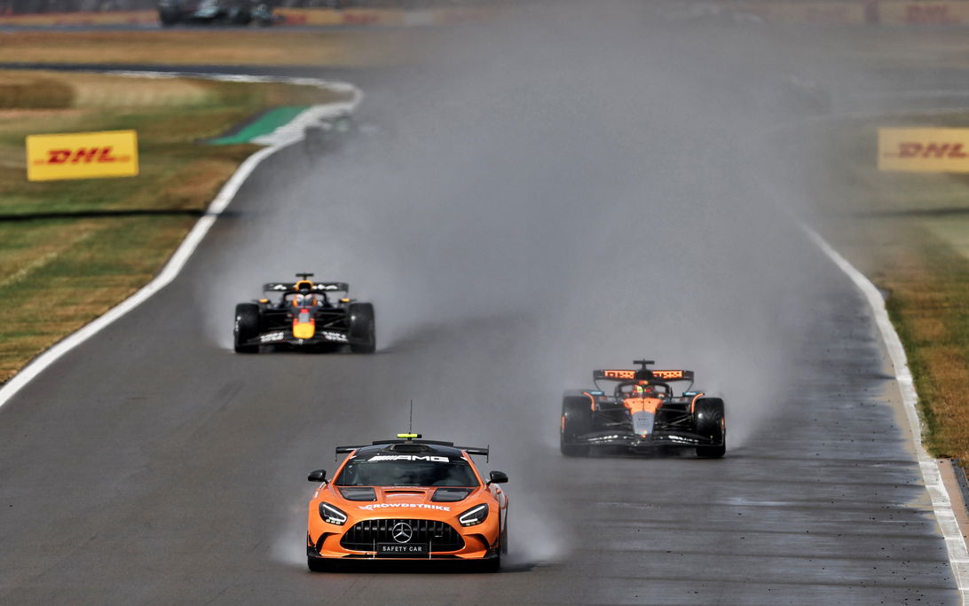 Verstappen Piastri safetycar