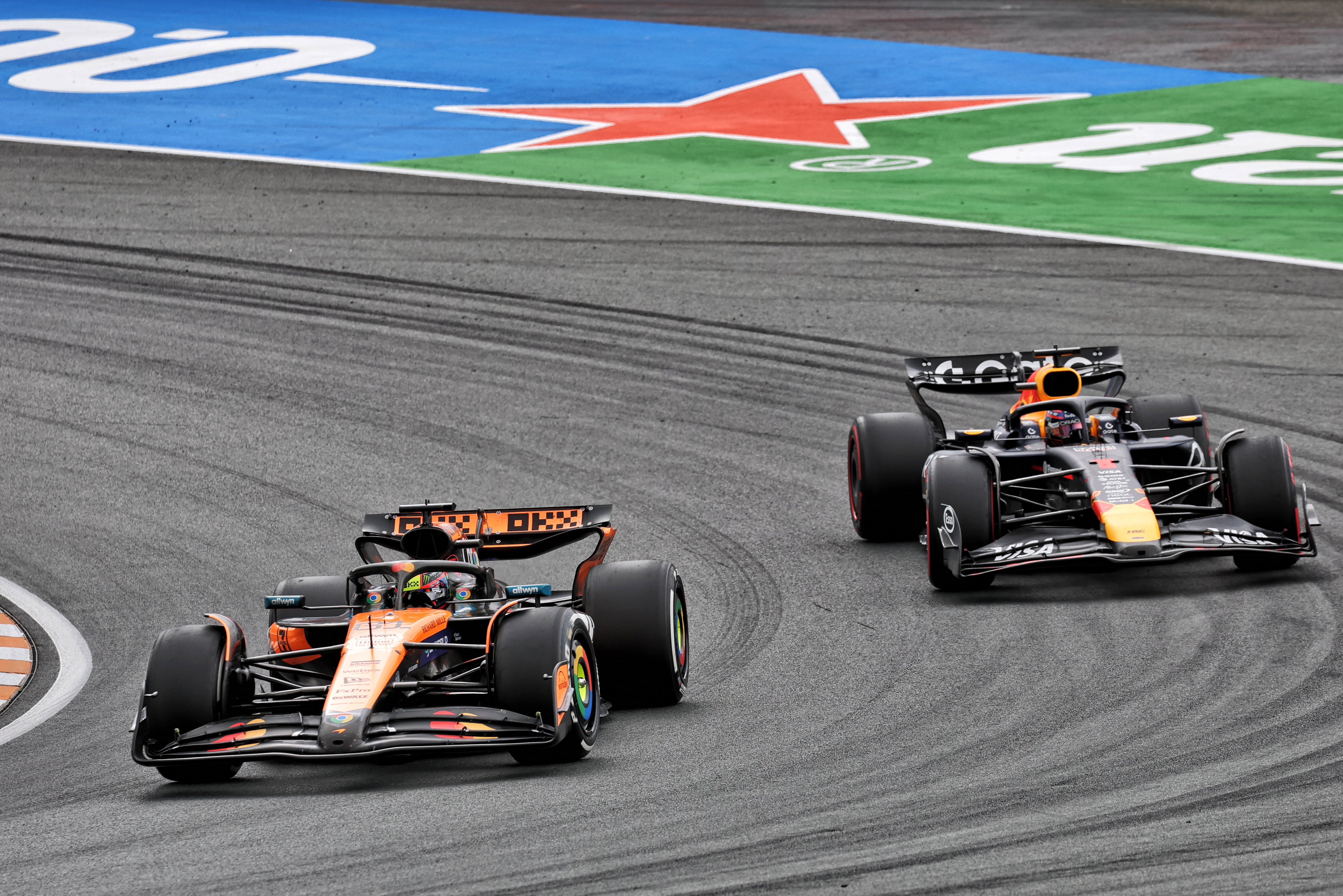 Verstappen Piastri Race Zandvoort