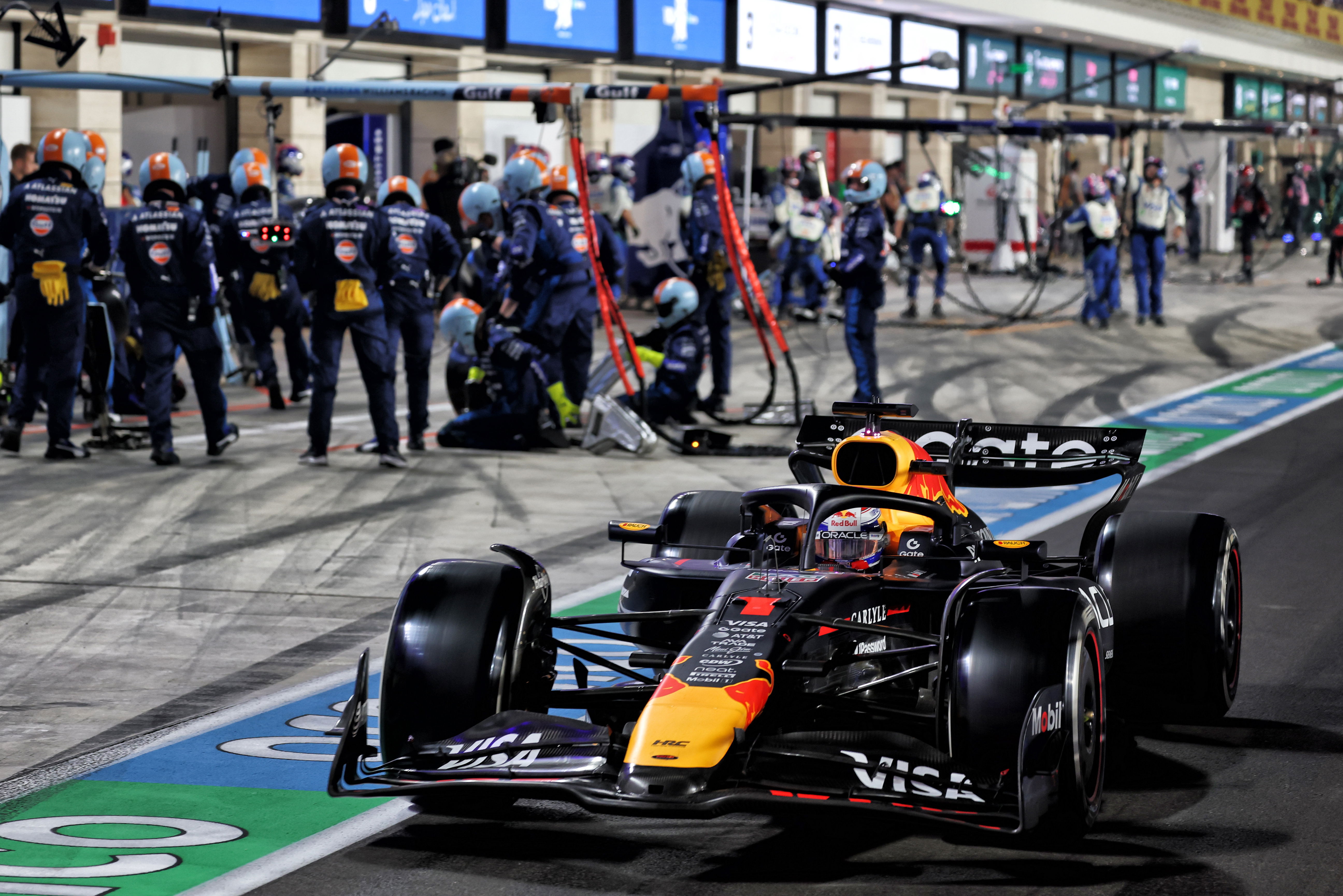 Verstappen pits Qatar