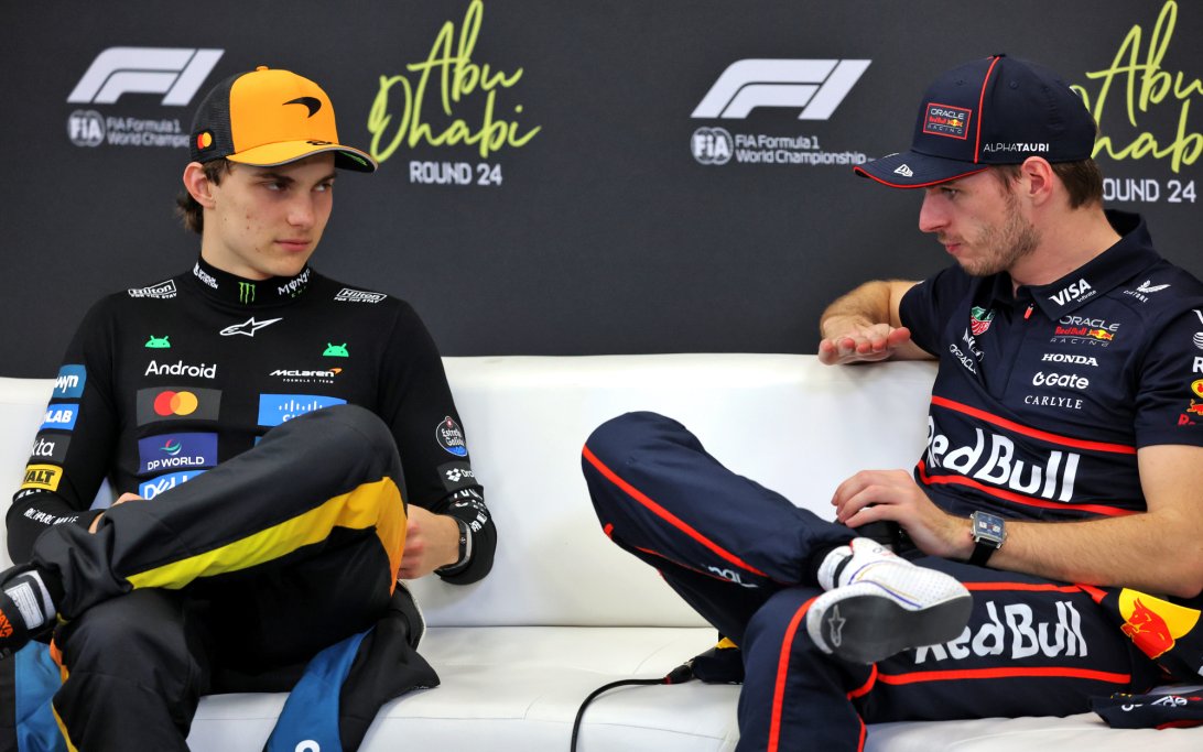 Piastri Verstappen presser Abu Dhabi Sun