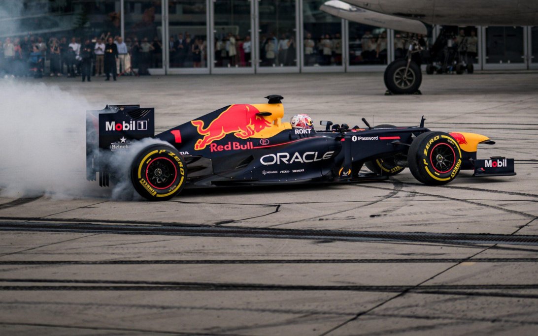 Verstappen re-opening Red Bull Hangar-7