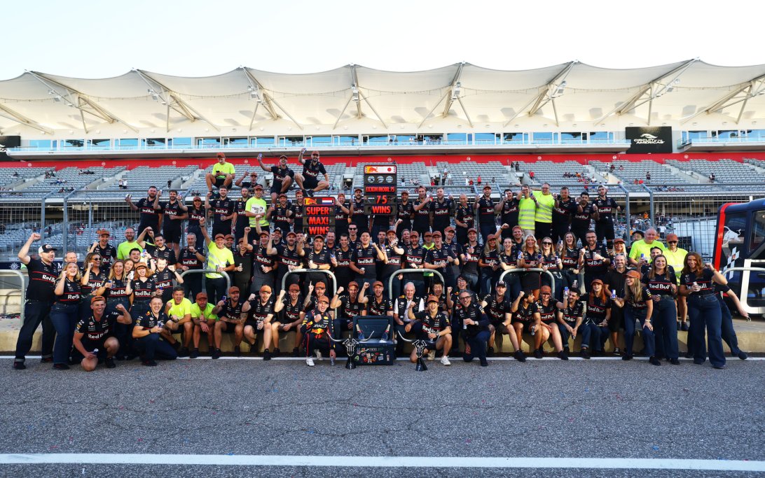 Red Bull multata di €50.000 per infrazione di sicurezza; Piastri ammette le difficoltà; Hamilton sostituito nelle FP1