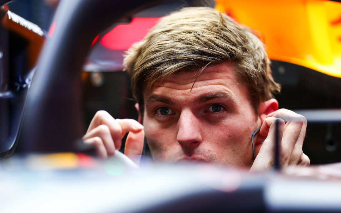 Verstappen Downplays Red Bull's Las Vegas Prospects Despite Low Downforce Success