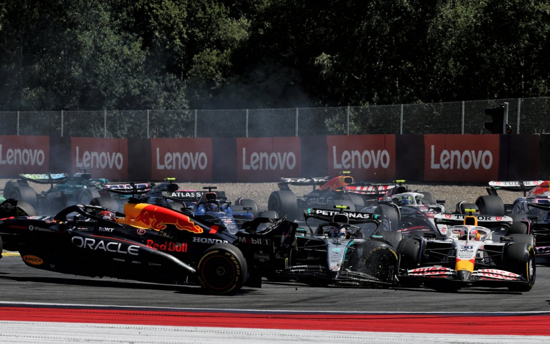 Verstappen Austria crash