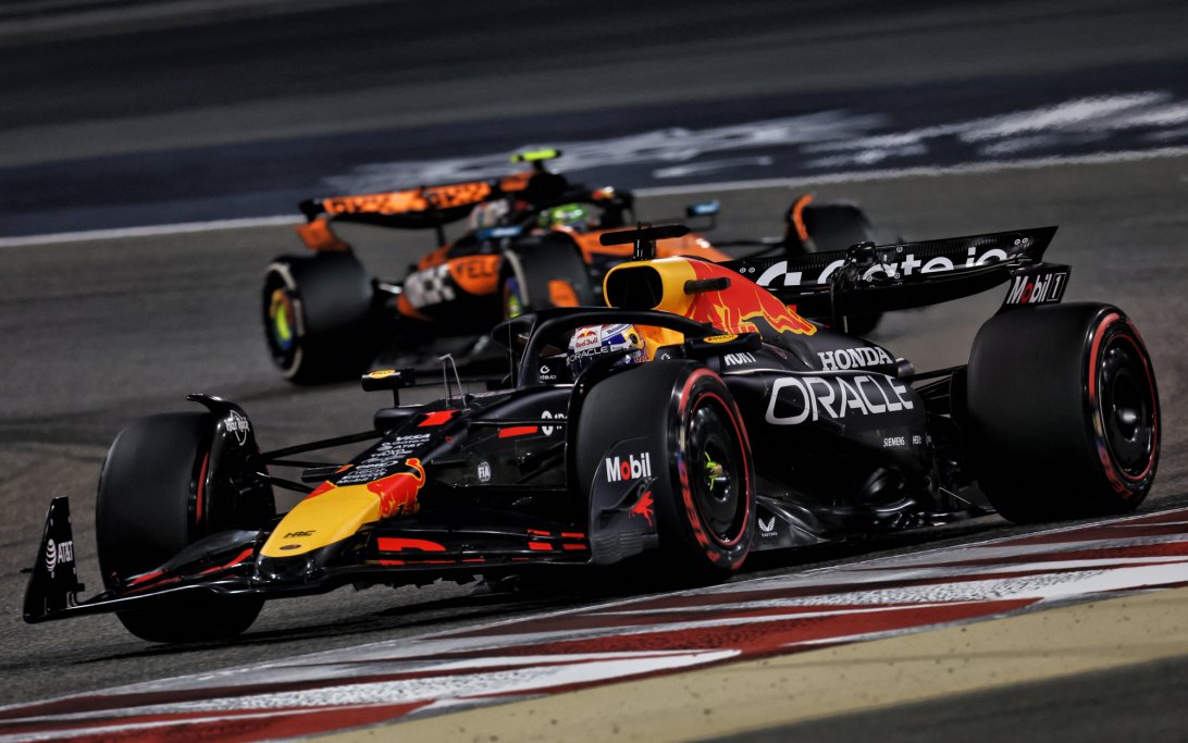 Verstappen Mc Laren FP2 Bahrain