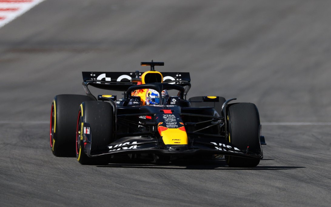 Max Verstappen deals McLaren another blow with dominant US GP victory |  RacingNews365