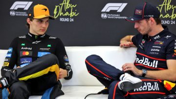 Verstappen wijst naar Piastri: "Ik had veel scenario's, maar toen ik dat zag..."