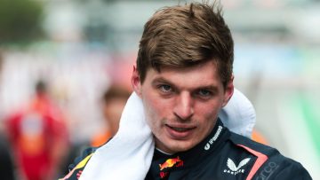 F1-grootheid vergelijkt Verstappen met Senna: "Hij draagt de auto"