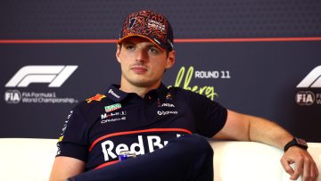 Verstappen werpt rookgordijn op na vraag over Red Bull-toekomst