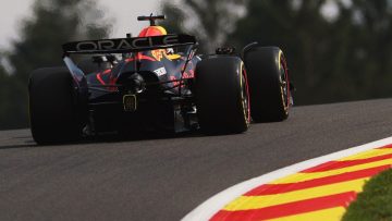 Verstappen klopt Norris, maar moet diep buigen voor Piastri