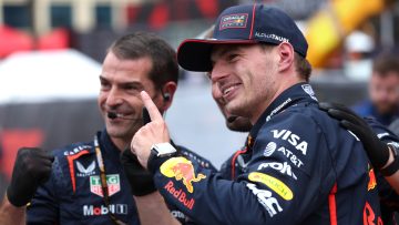 Verstappen reageert op emoties bij aanwezige familie