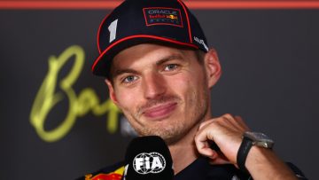 Verstappen ontvangt mooi compliment van lachende Russell: "Team Max!"