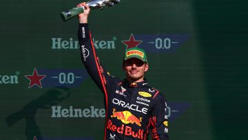 Red Bull-teambaas deelt complimenten uit aan Verstappen: "Ongelooflijk!"
