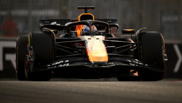 Verstappen incasseert McLaren-tikje van Norris in tweede training Abu Dhabi