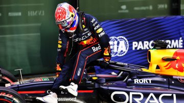 Verstappen staat versteld van McLaren: "Dan moet ik een bocht afsnijden!"