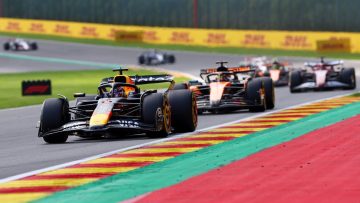 IJzersterke Verstappen slaat McLaren-aanval af in België