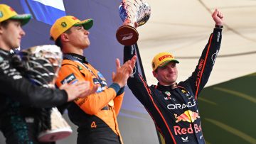 Verstappen voegt zich in uniek F1-rijtje na spectaculaire comeback