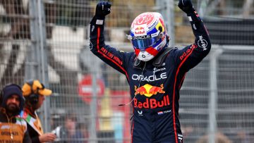 Italiaanse media lovend over GT-avontuur Verstappen, gesigneerde auto onder de hamer