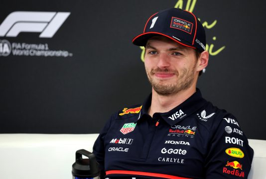 Verstappen presser Abu Dhabi Sun