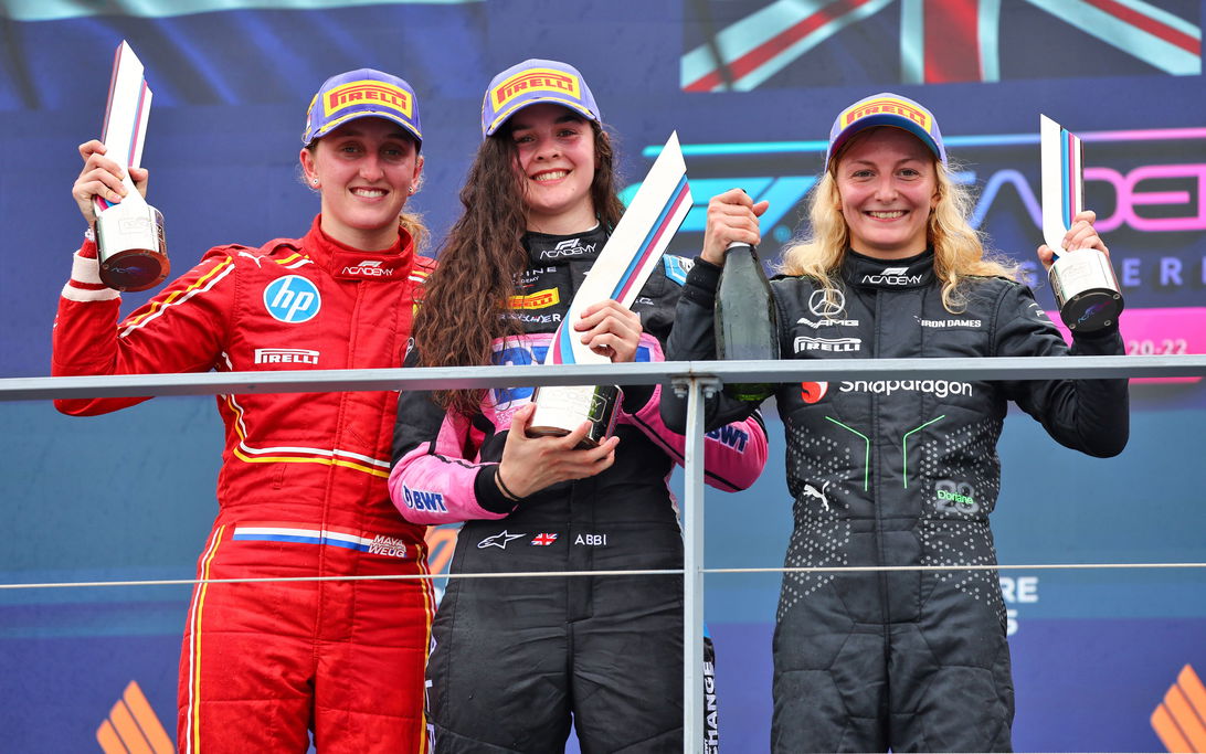 Weug Ferrari podium