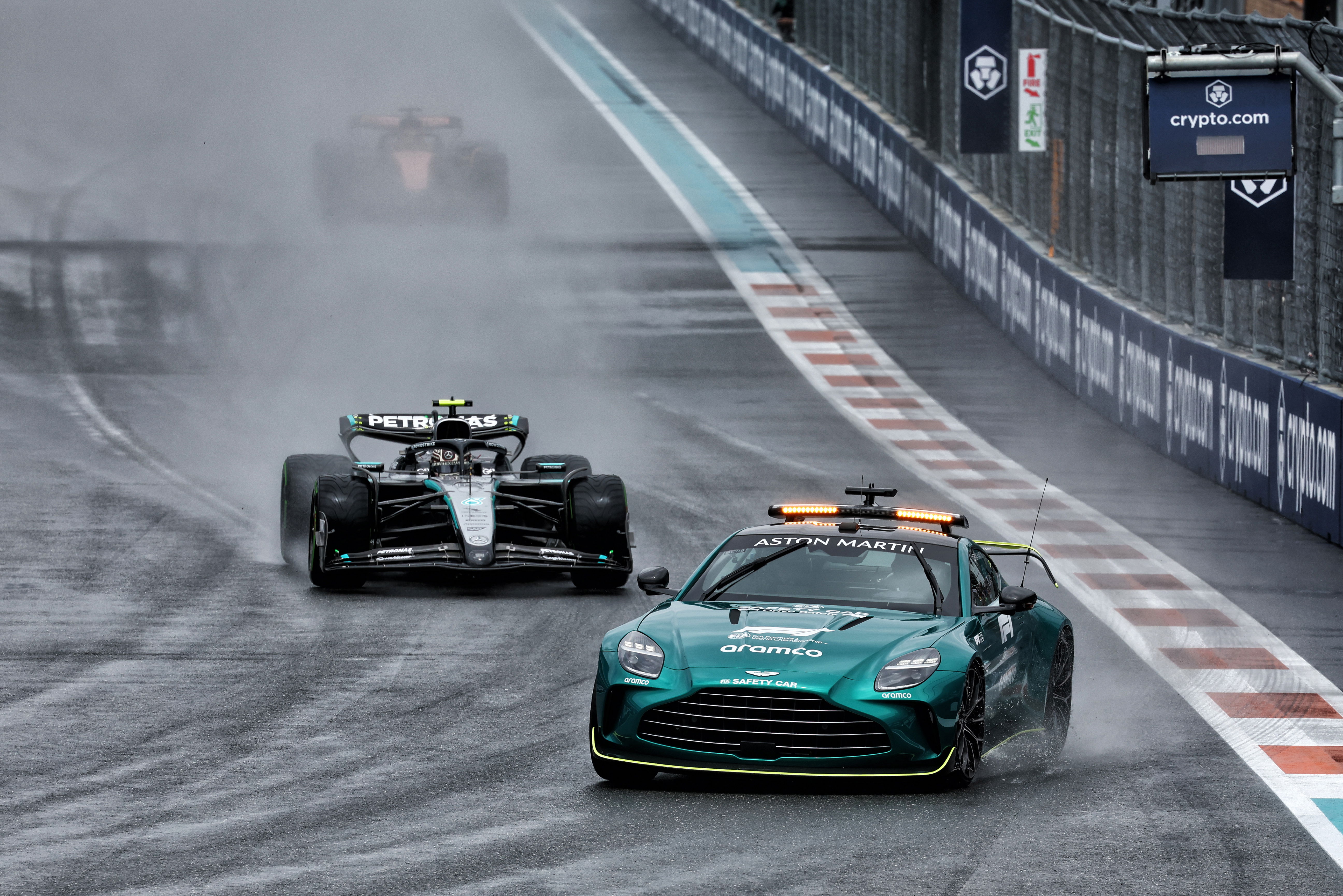 Antonelli behind safety car sprint Miami wet