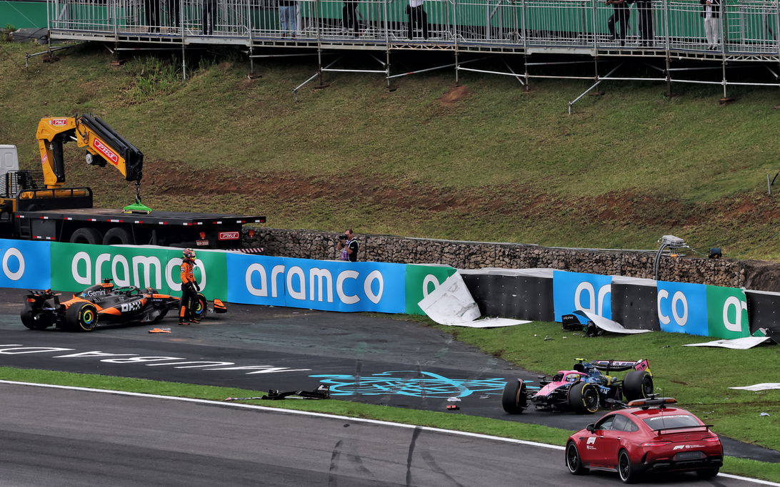 Brazil Piastri crash sprint