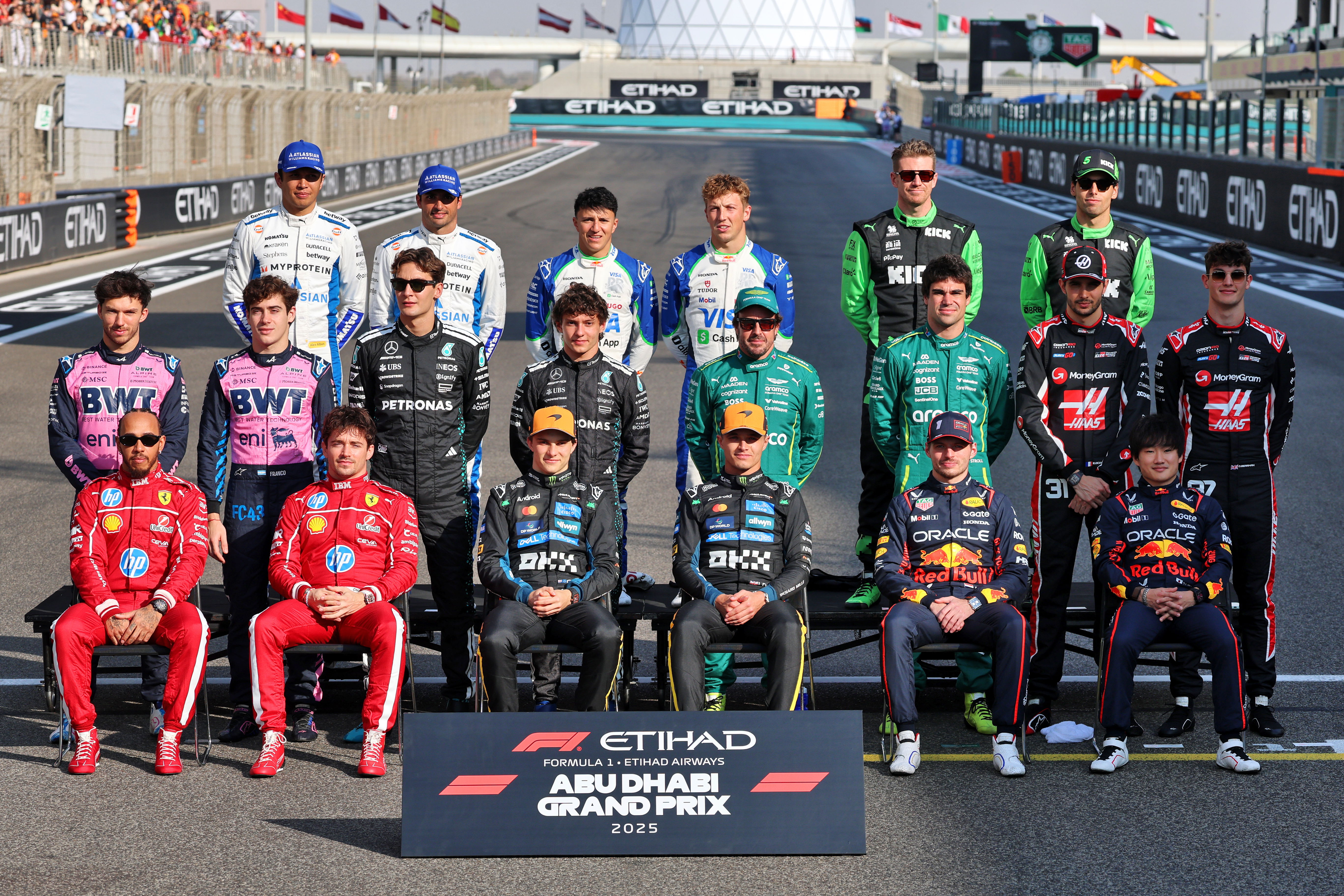 Season finale group pic Abu Dhabi