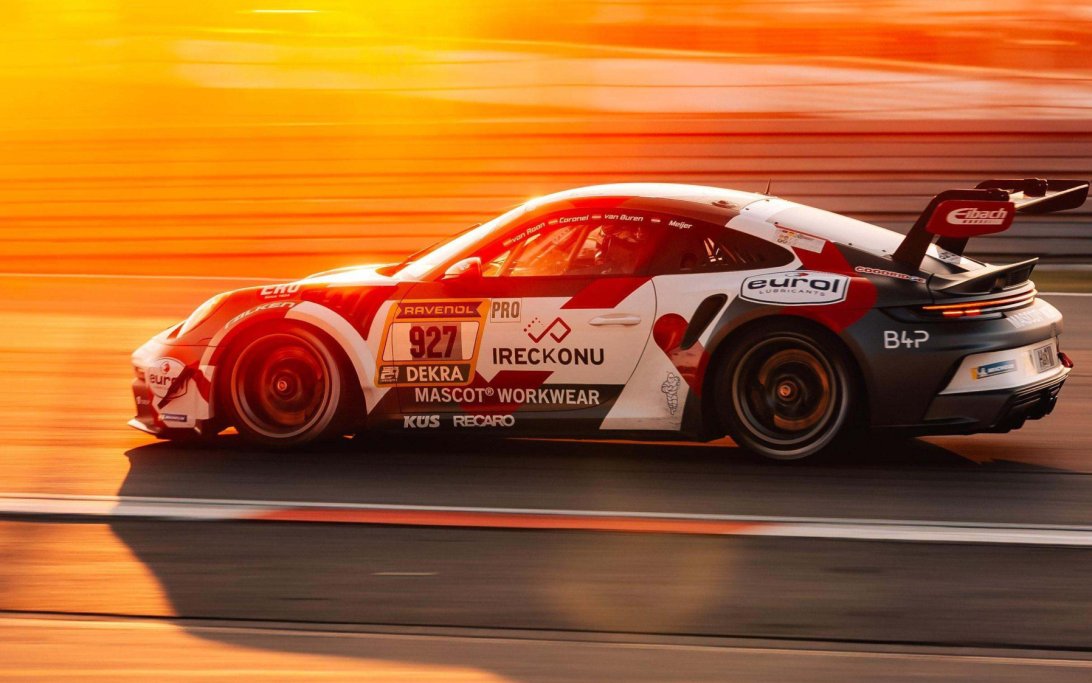 2025 24h Nurburgring Tom Coronel sunset
