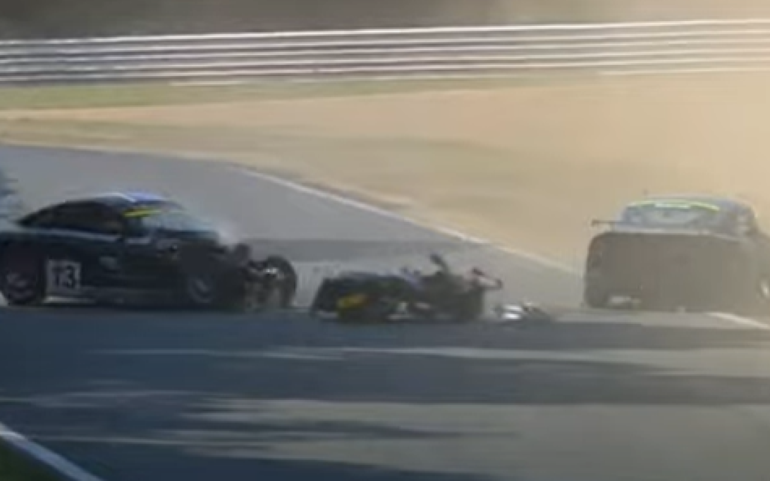 Crash Ginetta Championship Junior Brands Hatch