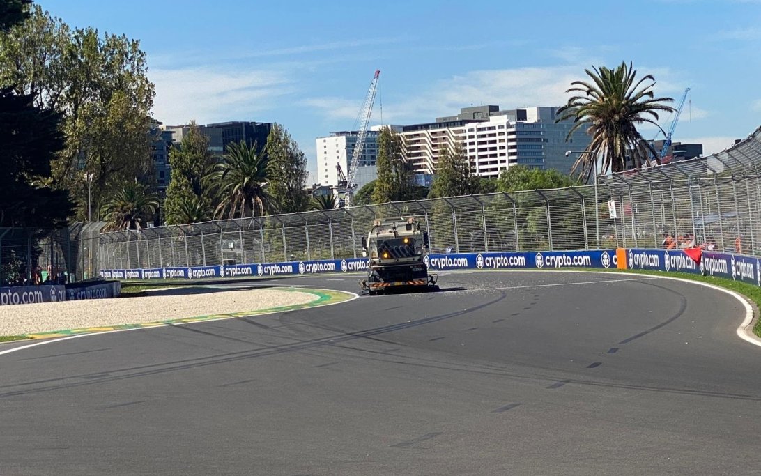 Red flag FP1 Australia