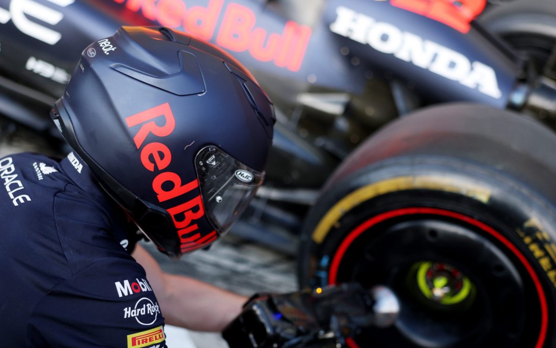 Red Bull pitstoppractice