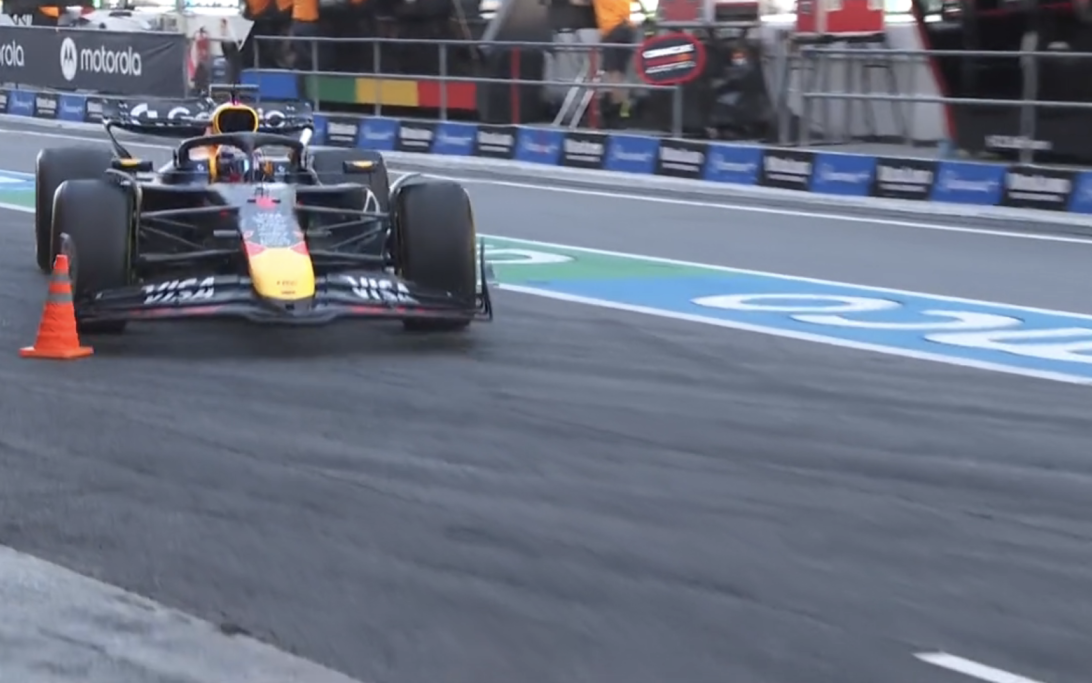 Verstappen pylon screenshot