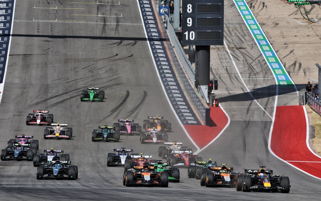 Verstappen Closes Gap After McLaren Double DNF in US Grand Prix Sprint