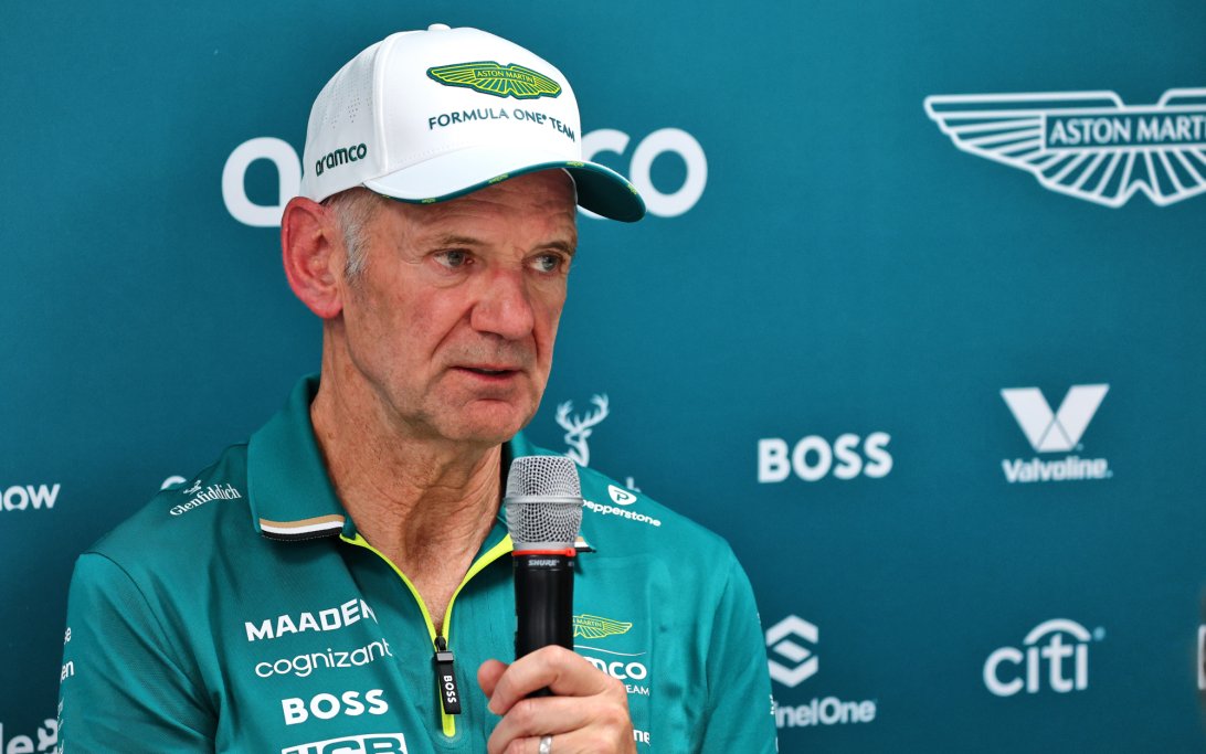 Adrian Newey prevede l'ordine del 2026 in F1 tra grandi cambi di regolamento: le top team resteranno in testa?