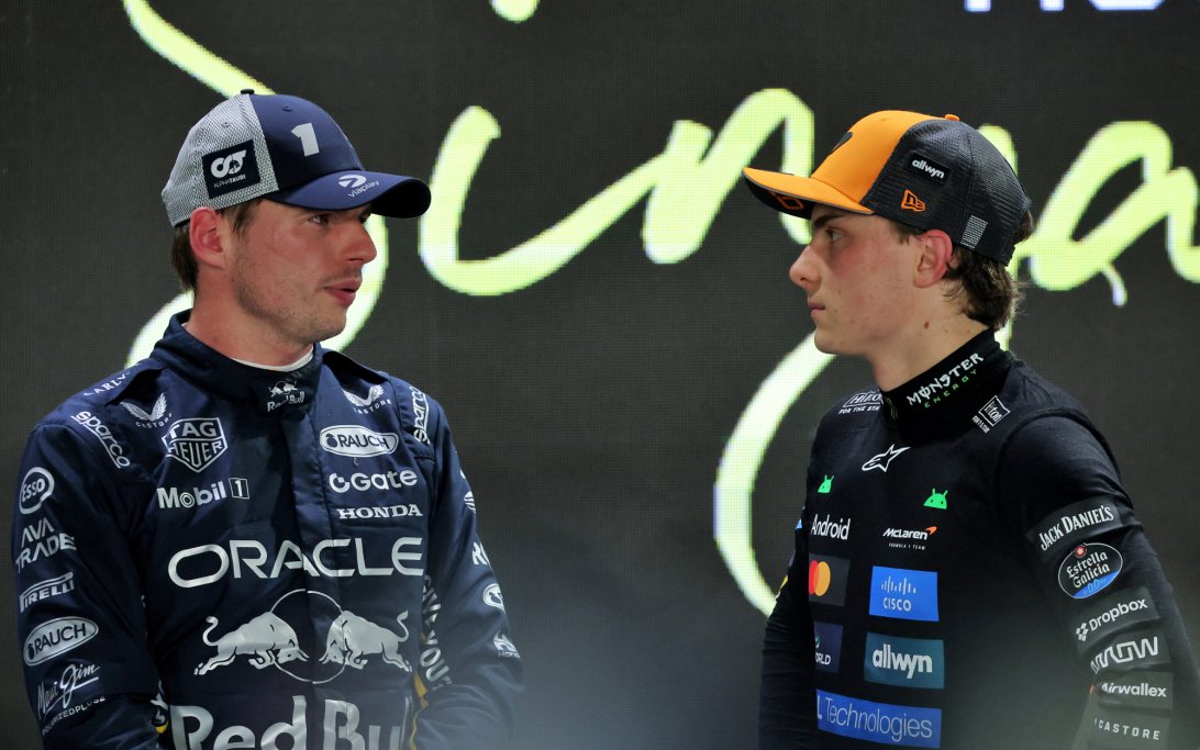 Verstappen Piastri Singapore