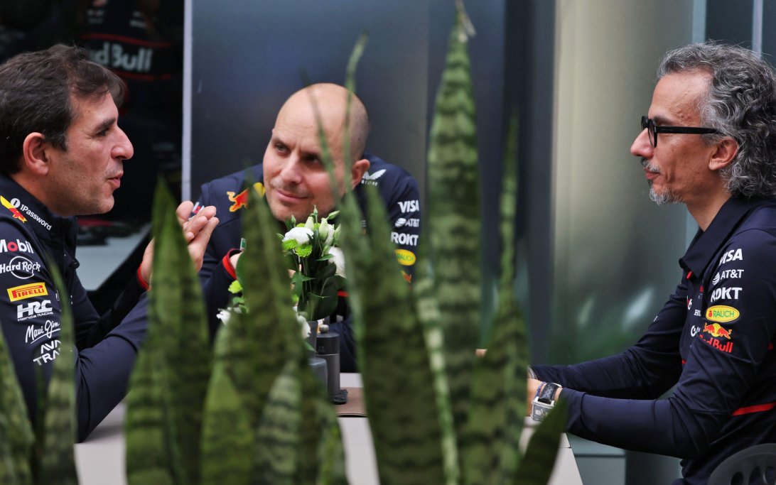 Ralf Schumacher Critica la Direzione Tecnica Red Bull per l'Inconsistenza di Performance