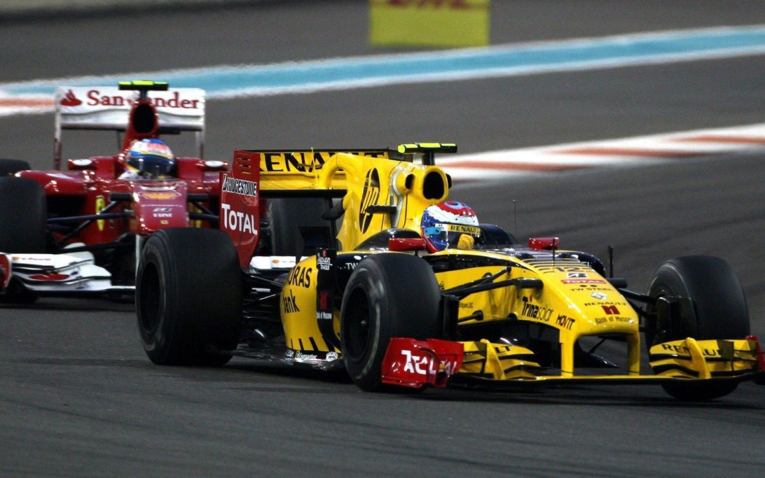 Petrov Alonso Abu Dhabi 2010