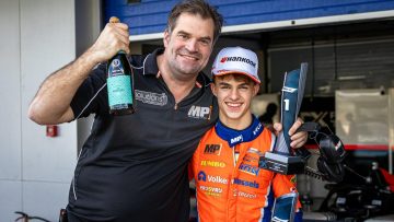 Rene Lammers pakt eerste F4-winst in sterk openingsweekend