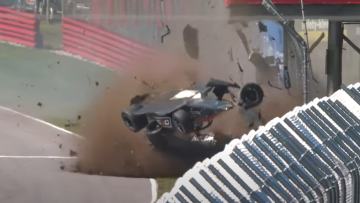 Opstapklasse IndyCar opgeschrikt door huiveringwekkende backflip