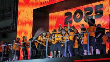 Brown heldert 'pijnlijke' Piastri-kwestie in Singapore op: "We dachten 'dit ziet er niet goed uit'"