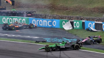 Breaking: Sprintrace Brazilië stilgelegd na crashfestijn onder leiding van Piastri