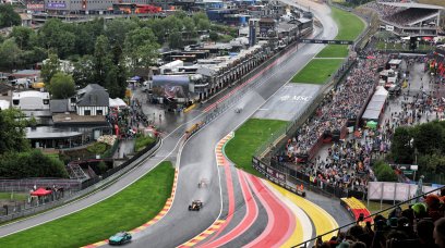Formation lap behind safety car Belgium wet