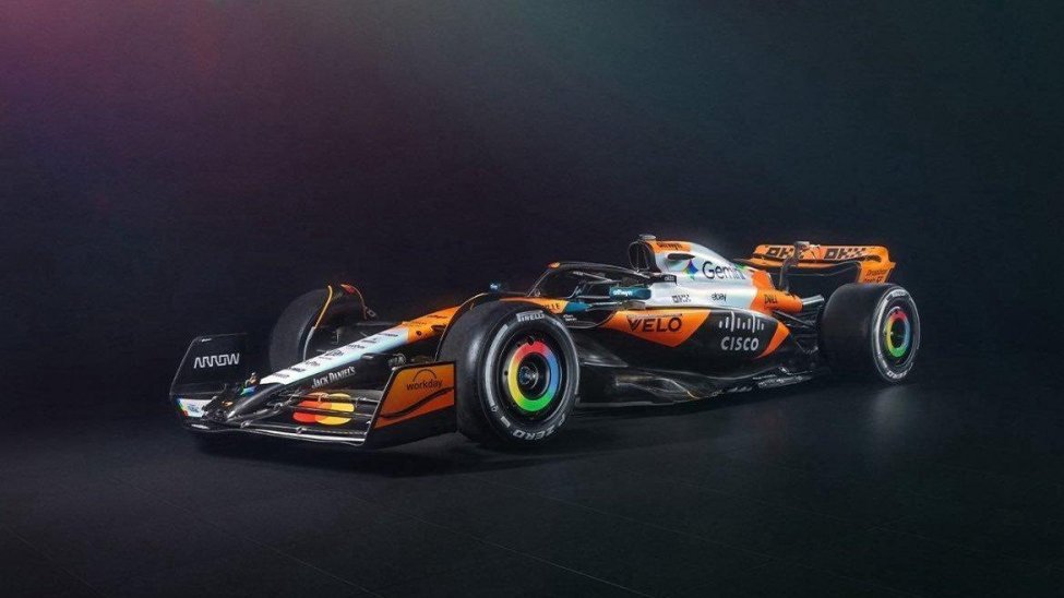 			© McLaren
	