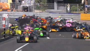 McLaren-junior veroorzaakt enorme kettingbotsing in Monaco