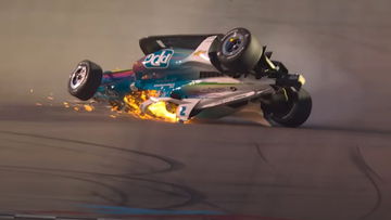 Newgarden over de kop in akelige IndyCar-crash