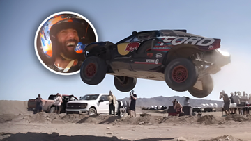 Daniel Ricciardo reaches new heights in airborne rally adventure