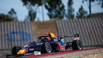 Coronel houdt leiding in F4 vast na chaotisch weekend in Portimão