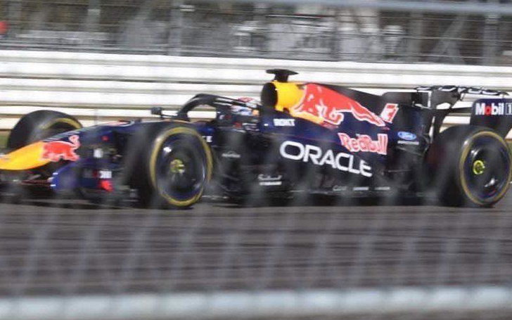 维斯塔潘试装红牛版法拉利“Macarena”后翼